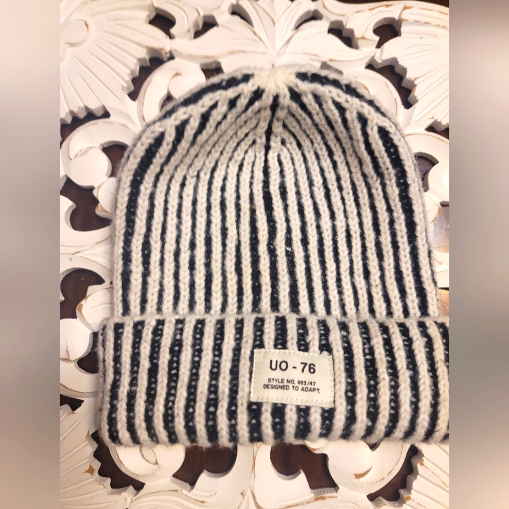 Urban Outfitters Knit hat